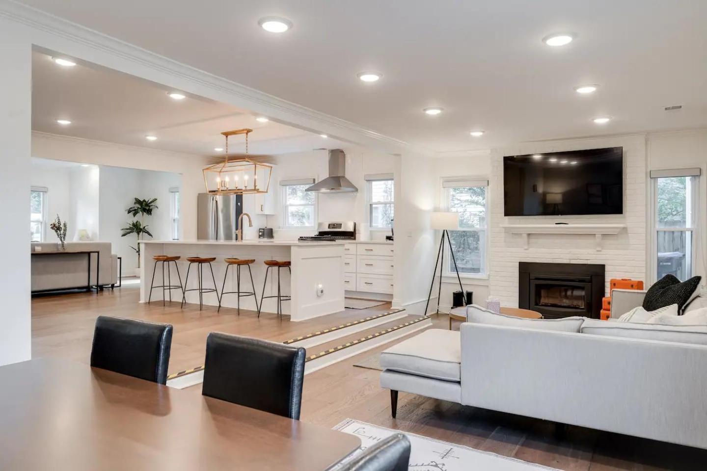 Modern Cozy Residential Local Experience Holiday home *