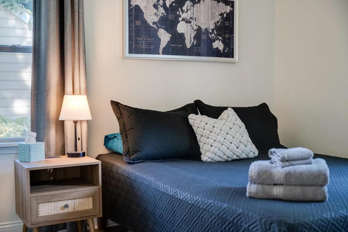 Modern Cozy Residential Local Experience * Louisville