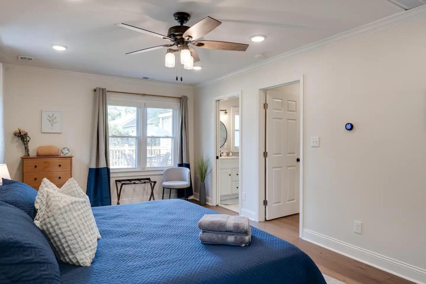 Modern Cozy Residential Local Experience