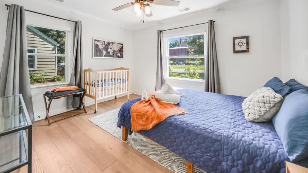 Modern Cozy Residential Local Experience Holiday home Louisville